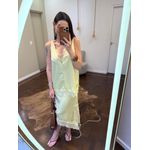 Regata Cetim e Renda Decote V - Amarela