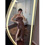 Vestido Tomara que Caia Babados e Fenda Alessandra - Marrom 