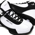 Tênis De Basquete Charge Branco e Preto
