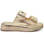 SANDÁLIA FLAT PIRÂMIDE METALIZADO OURO LIGHT