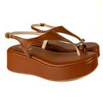 Sandália Flatform Feminina Em Material Tecnológico Caramelo 2054533 