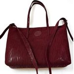 Bolsa Feminina em Couro Texturizado Almofadada Marsala