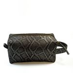 Necessaire em Couro Animal Print Preta