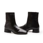 BOTA FEMININA CANO CURTO EM VERNIZ MOLHADO 159032-PRETO