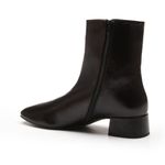 BOTA FEMININA CANO CURTO EM VERNIZ MOLHADO 159032-PRETO