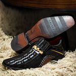 Sapato Social Masculino em Couro Detalhes em Verniz Calvest - 1930D538 Preto