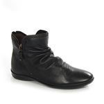Bota Cano Baixo Em Couro Perlatto Preto