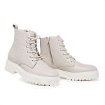 Bota Tratorada Off White Coturno com ajuste Cano médio