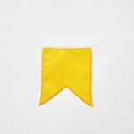 Aplique Bandeirinha Cetim - Amarelo (pacote com 5 unidades)