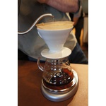 Suporte Filtro de Café Cerâmica Bco Hario V60 01
