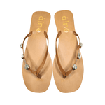 Chinelo Rasteirinha Miami em Couro Caramelo com Metais Orgânicos - Áine