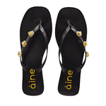 Chinelo Rasteirinha Miami em Couro Preto com Metais Orgânicos - Áine