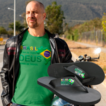 kit camiseta básica com chinelo flep flop Brasil acima de tudo e Deus acima de todos.