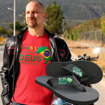 kit camiseta básica com chinelo flep flop Brasil acima de tudo e Deus acima de todos.
