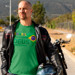Camiseta Brasil acima de todos Deus acima de tudo.