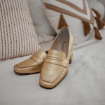 Sapato Social Feminino em Couro cor Dourado