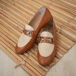 Loafer Feminino em Couro com fivela cor Caramelo