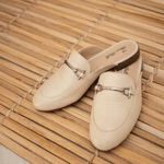 Mule Feminino Clássico em Couro cor Off White