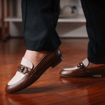 Loafer Feminino em Couro com fivela cor Café