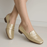 Sapato Social Feminino em Couro cor Dourado