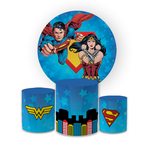 Kit Capa Painel Redondo + Trio Cilindros Decoração Festa Aniversário Infantil Tema Mulher Maravilha e Super Man