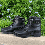 Coturno Feminino Preto Sintético com Zíper Lateral Cadarço Preto 