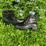 Coturno Feminino Preto Sintético com Zíper Lateral Cadarço Preto 