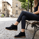 Bota Camping Preta em couro legitimo com solado crepe em borracha látex.