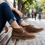 Bota Camping Rato em couro legitimo com solado crepe em borracha látex.