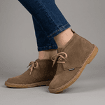 Bota Camping Rato em couro legitimo com solado crepe em borracha látex.