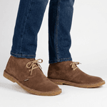Bota Camping Chocolate em couro legitimo com solado crepe em borracha látex.