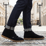 Bota Camping Preta em couro legitimo com solado crepe em borracha látex.