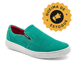 Sapato Slip-On couro verde água, solado borracha branca e palmilha anatômica.