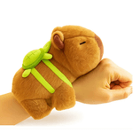 Pelúcia Pulseira Capivara