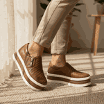 Tênis Zíper Slip Calce Facil Caramelo Detalhes Costura Frontal 