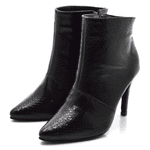 Bota Cano Médio Bico Fino Preto