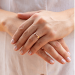 Alianças de casamento e noivado anatômicas com frisos em ouro 18k 750 com diamante.