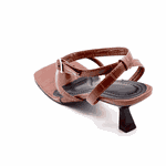 Sandáilia Feminina De Dedo Salto Baixo Fino 5412 Croco Cacau
