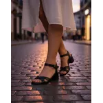 Sandália de Salto em Couro Preto