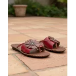 Sandália Rasteira em Couro Vermelho Conhaque