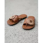 Sandália Rasteira em Couro Whisky Taupe