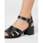 Sandália de Salto em Couro Preto
