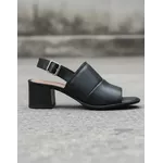 Sandália de Salto em Couro Preto