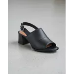Sandália de Salto em Couro Preto