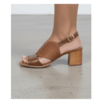 Sandália de Salto em Couro Conhaque