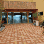 Piso Rútico Pietra Rosso 24x24cm