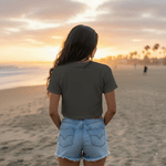 Camiseta Cropped Feminina Algodão Premium Conforto e Estilo Moderno - Chumbo