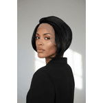 Curta estilo BOB nuca batida Preta