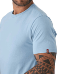 CAMISETA LEVIS MASCULINA AZUL CLARO LB0020198