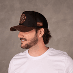 Boné Trucker Sf Simprão Farm Preto com Marrom